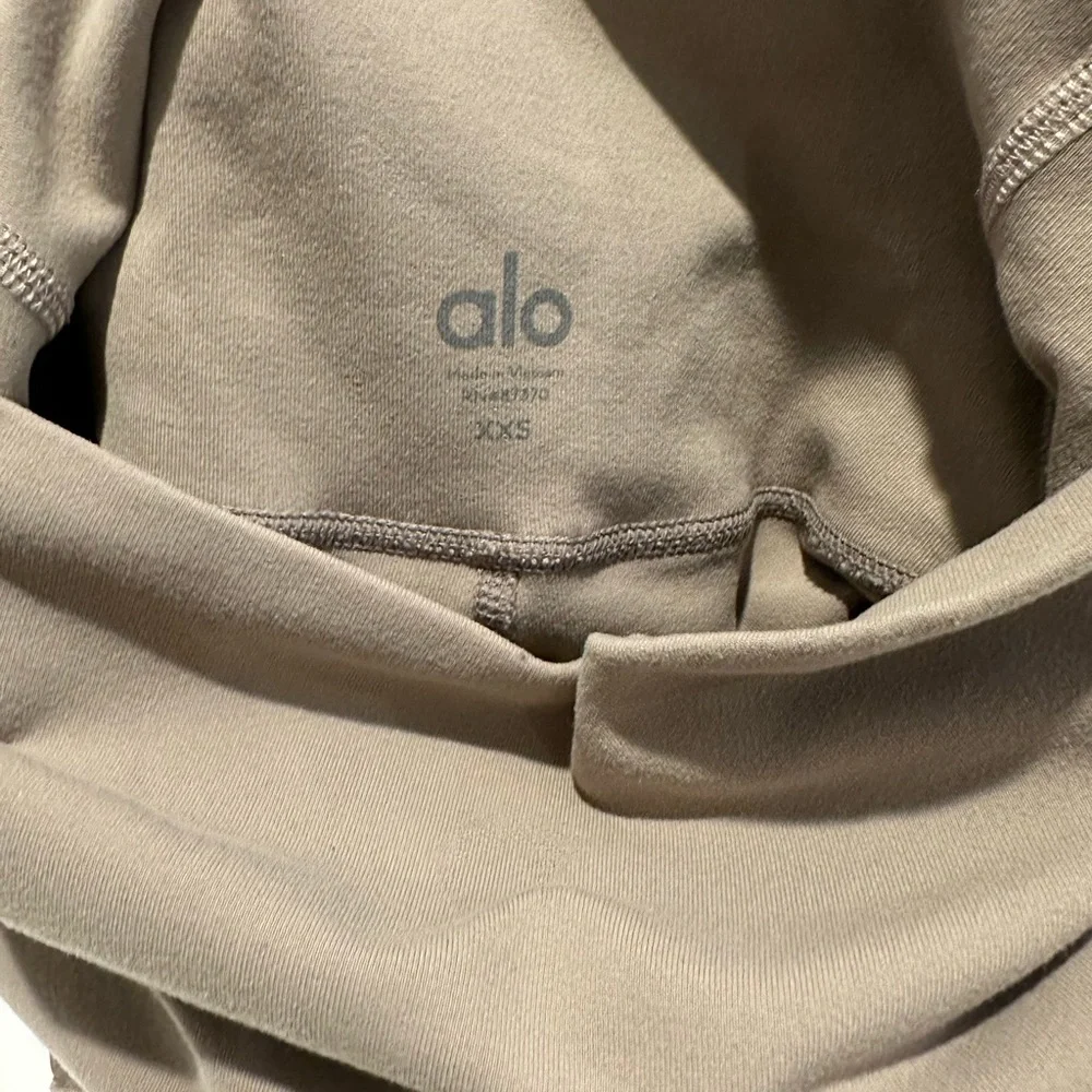 📦 MOVING SALE 📦 alo High Waist Moto Legging - Picture 10 of 14